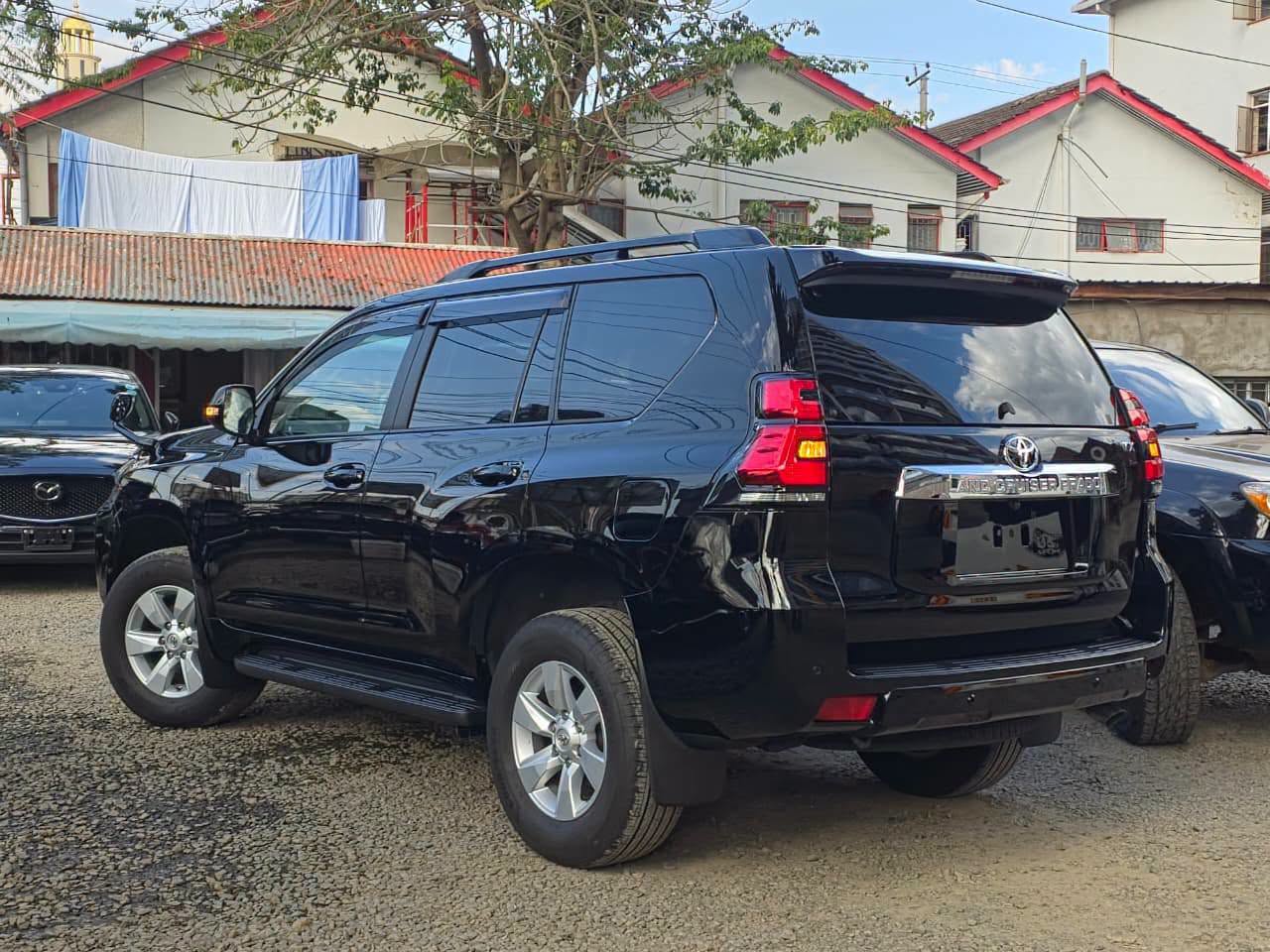 2021 Toyota Land Cruiser Prado thumbnail 6