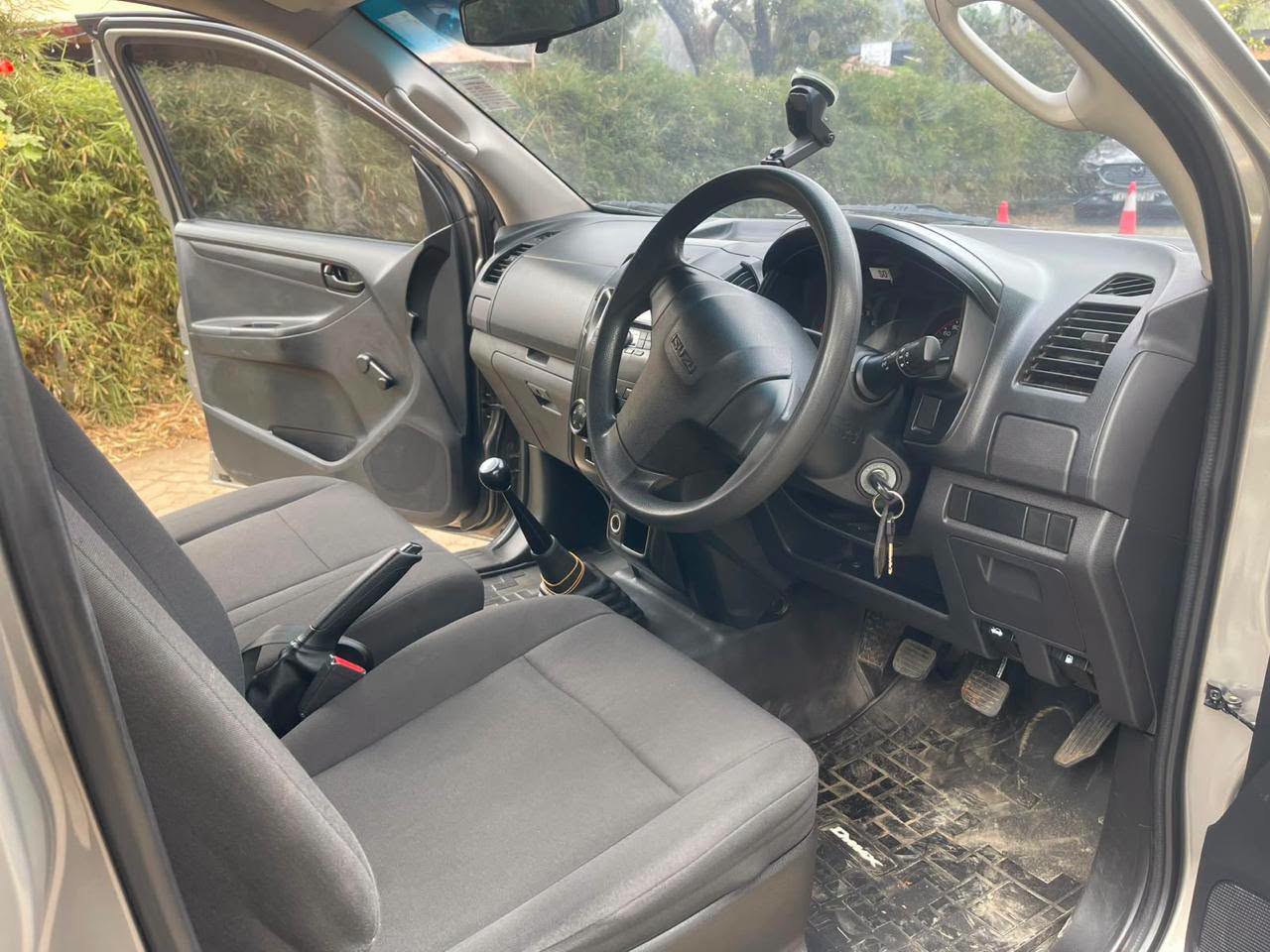 2022 Isuzu D-Max thumbnail 3