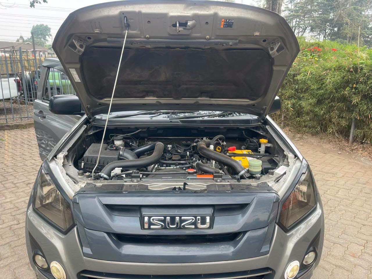 2022 Isuzu D-Max thumbnail 6