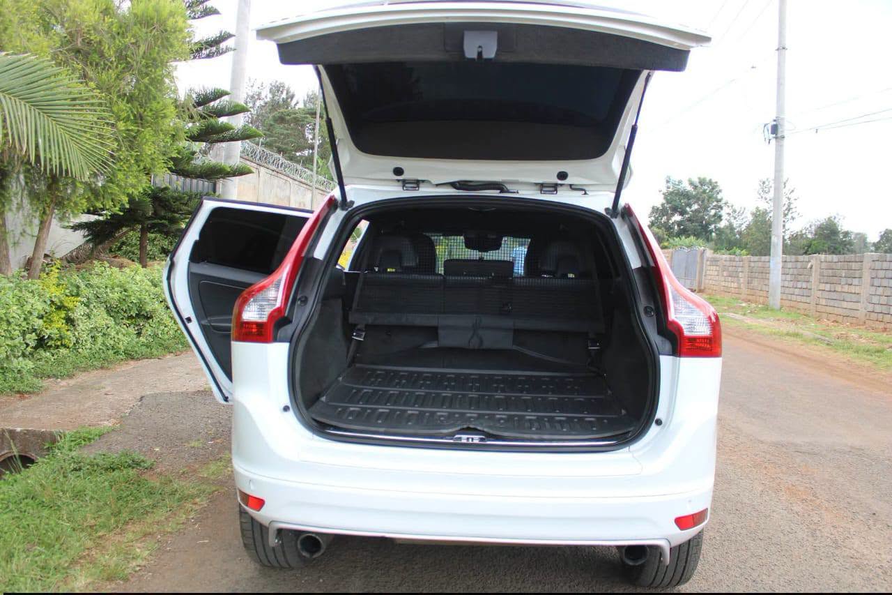 2015 Volvo XC60 thumbnail 5